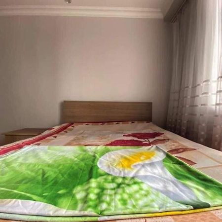 Apartment Dolphin Батуми Екстериор снимка