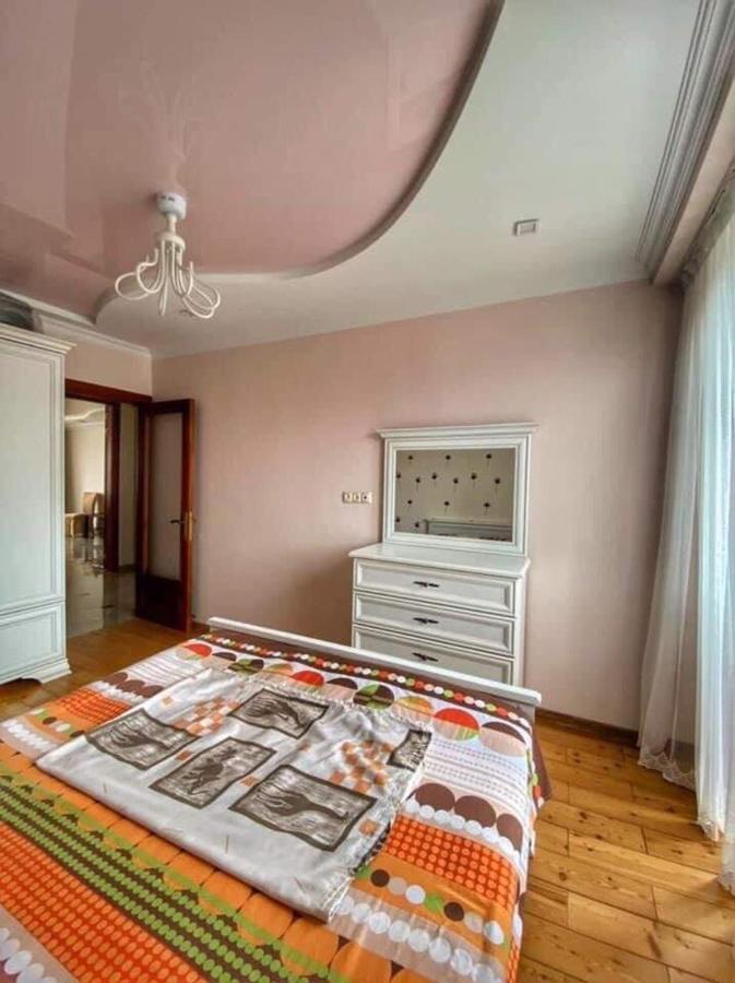 Apartment Dolphin Батуми Екстериор снимка