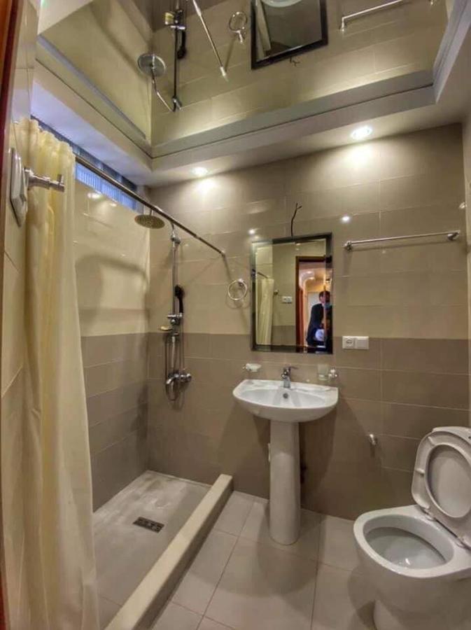 Apartment Dolphin Батуми Екстериор снимка