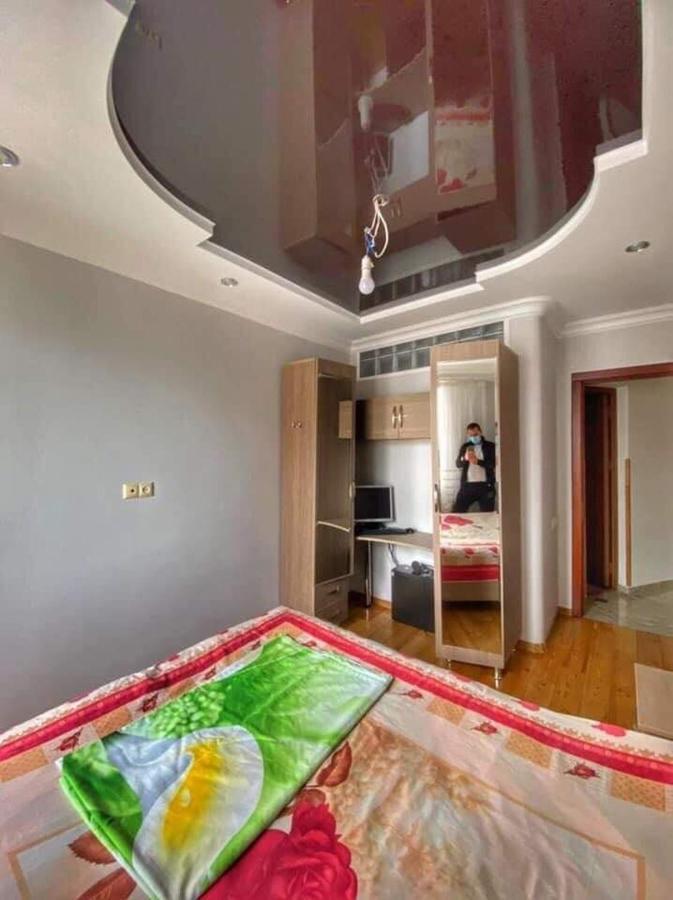 Apartment Dolphin Батуми Екстериор снимка