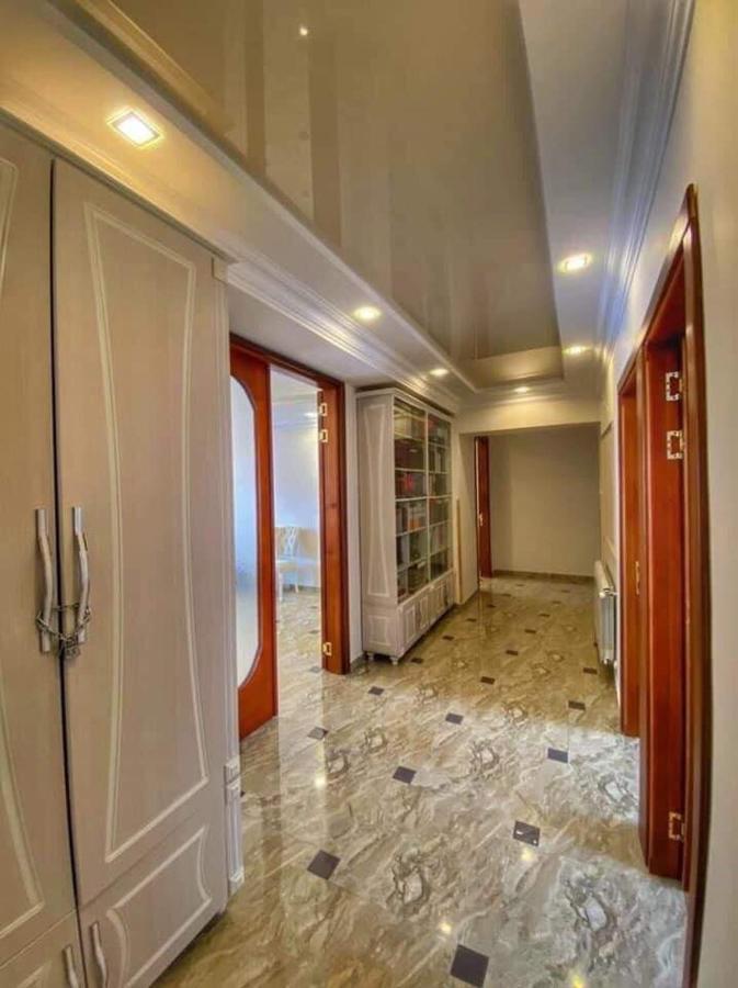 Apartment Dolphin Батуми Екстериор снимка