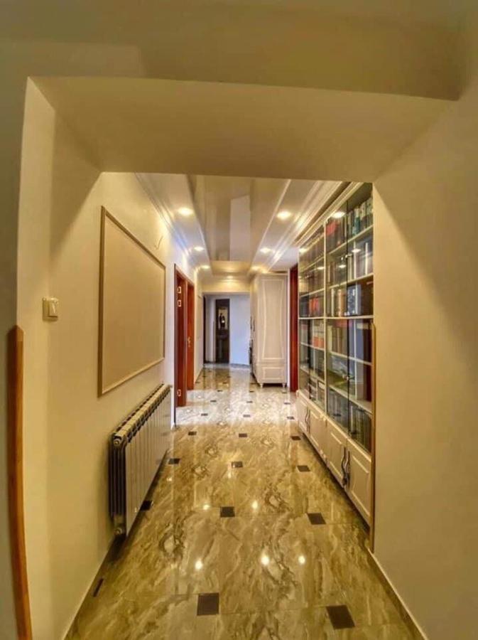 Apartment Dolphin Батуми Екстериор снимка